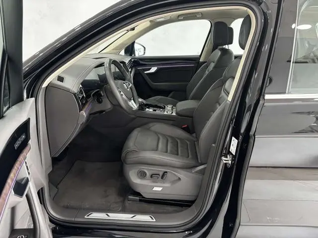 Volkswagen Touareg 3.0 TSI Sharp Front Version Country V