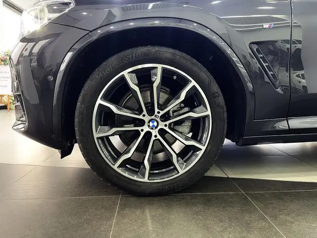 BMW BMW X4 xDrive25i M Sports Yao Ye Suit