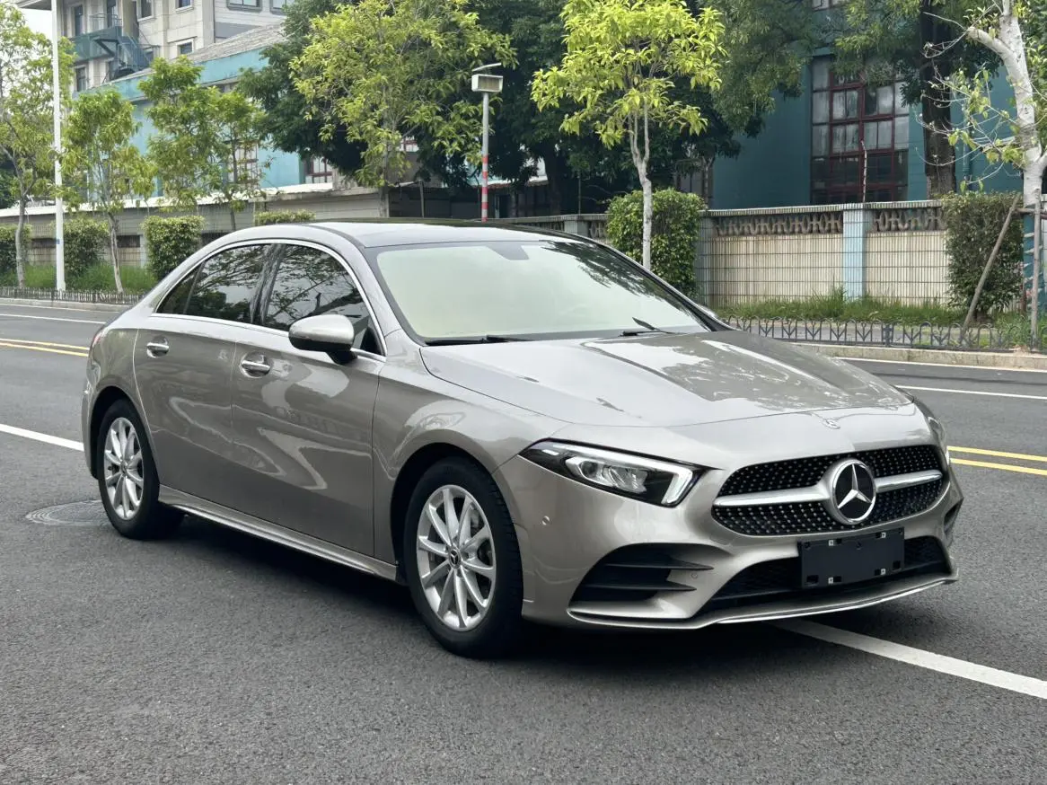 Mercedes-Benz Mercedes-Benz A-class Facelift A 200 L sports sedan fashion type