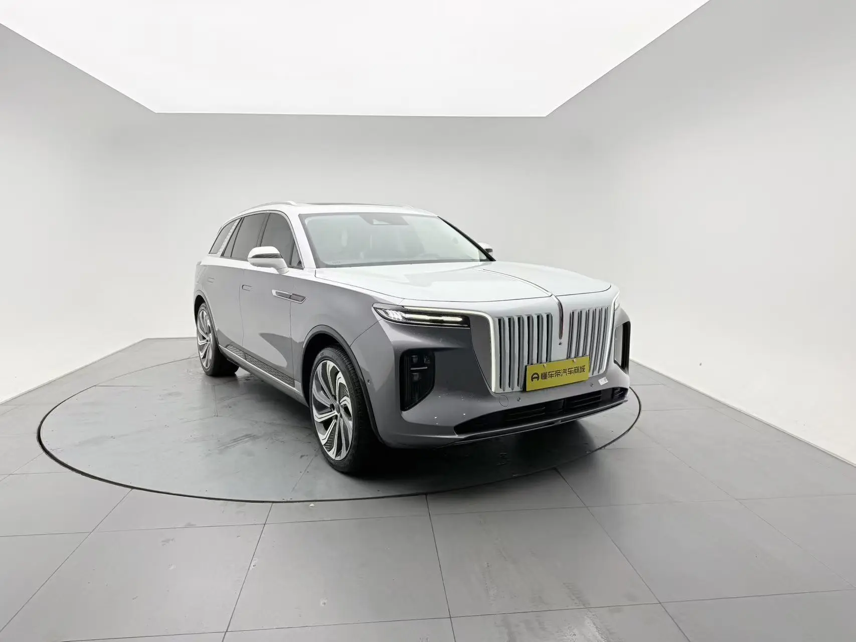 Hongqi Hongqi E-HS9 Facelift 660km flag collar version four-seater