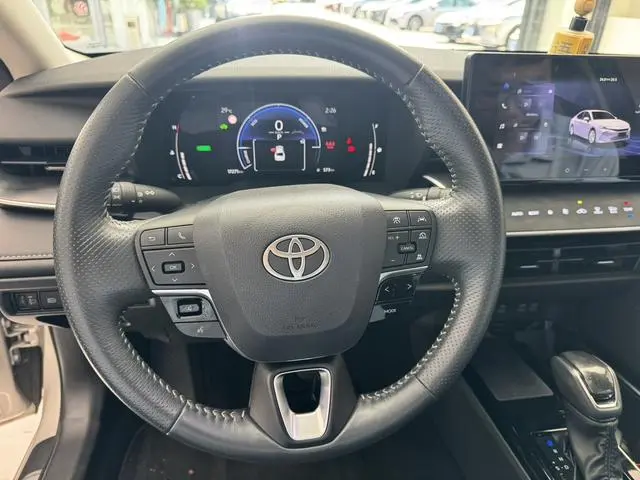 TOYOTA Camry Dual Engine 2.0 HGVP Deluxe Edition