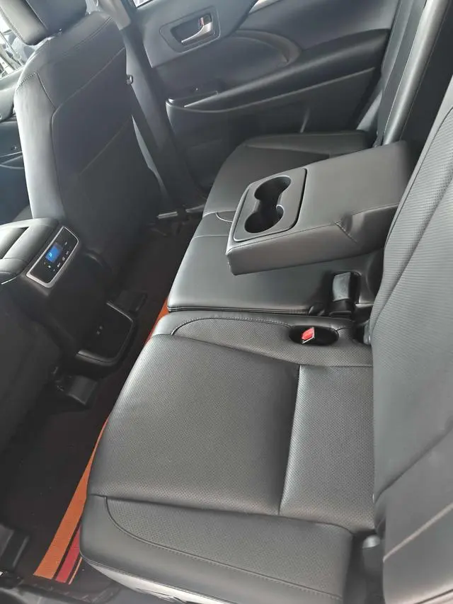 TOYOTA Highlander 2.0T four-wheel drive deluxe edition 7-seater Country V