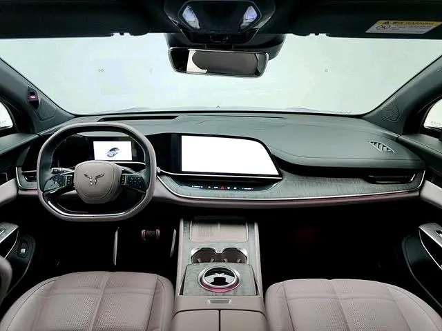 Hongqi Hongqi Tiangong 08 680 Ultra four-wheel drive version