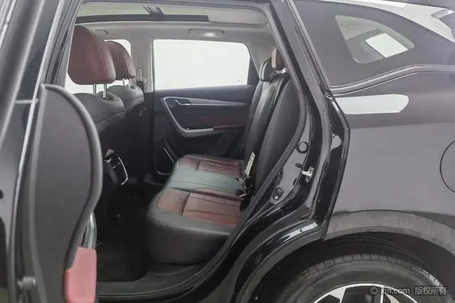 Dongfeng Fengshen Dongfeng Fengshen AX7 PRO 1.6T Automatic Smart Version