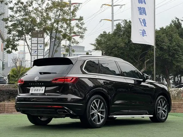Volkswagen Touareg 3.0 TSI Sharp Front Version Country VI