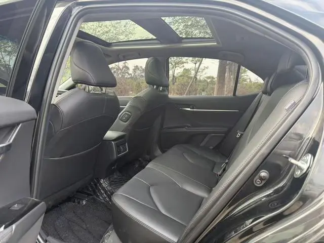 TOYOTA Camry 2.5G Deluxe Edition