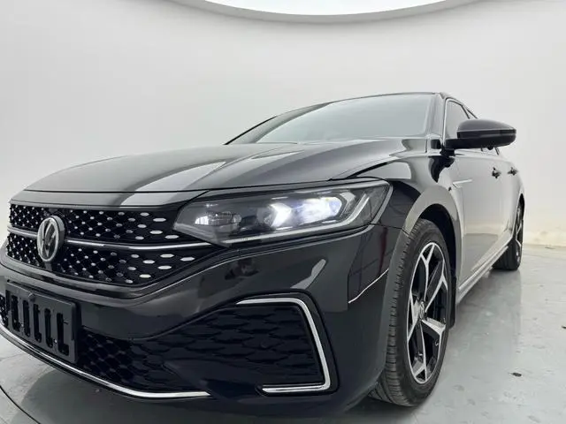 Volkswagen Passat 330TSI Starry Sky Elite Edition
