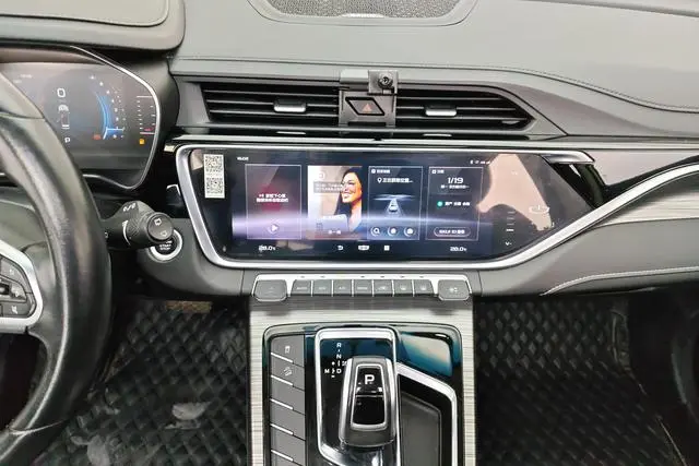 Geely Boyue 1.8TD DCT Zhilian PRO