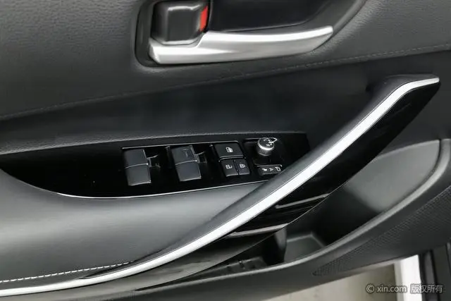 TOYOTA Asian lion 2.0L Premium Edition