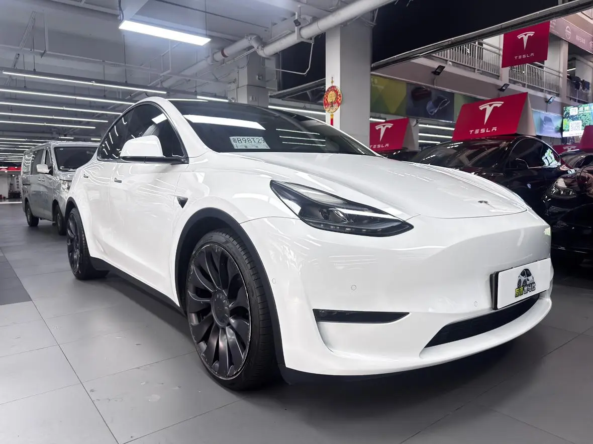 Tesla Model Y Performance high-performance all-wheel drive version