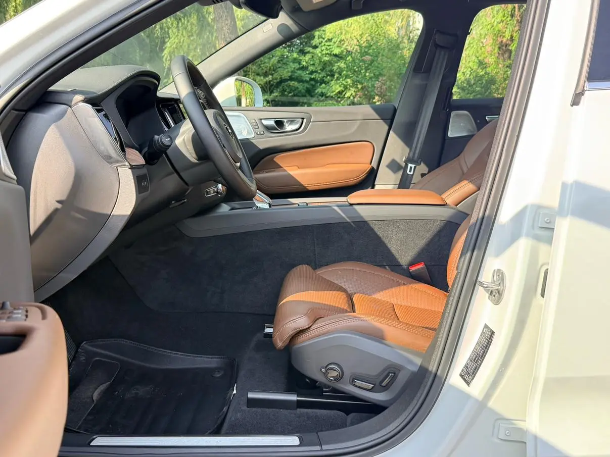 Volvo Volvo XC60 PHEV T8 four-wheel drive long battery life Zhiya Deluxe Edition