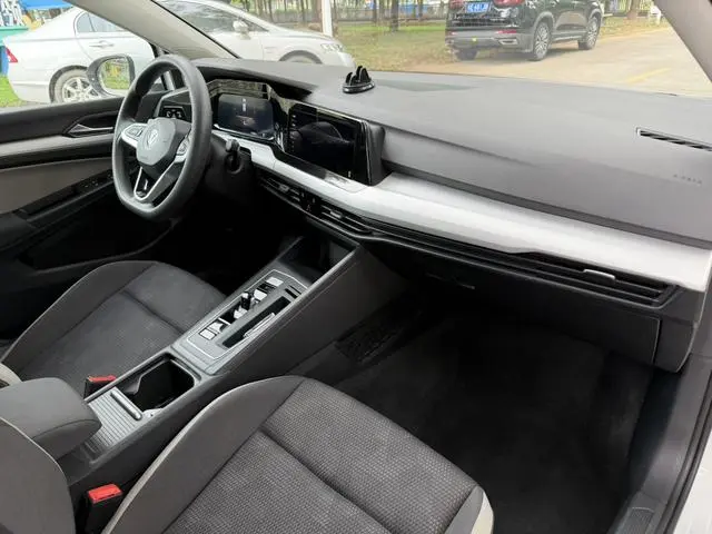 Volkswagen golf 200TSI DSG