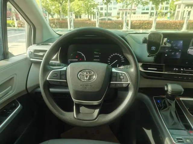 TOYOTA Grevia Smart electric hybrid dual engine 2.5L two-wheel drive comfort version