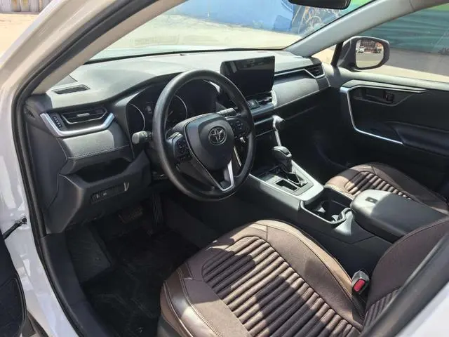 TOYOTA RAV4 Rongfang 2.0L CVT two-wheel drive urban edition
