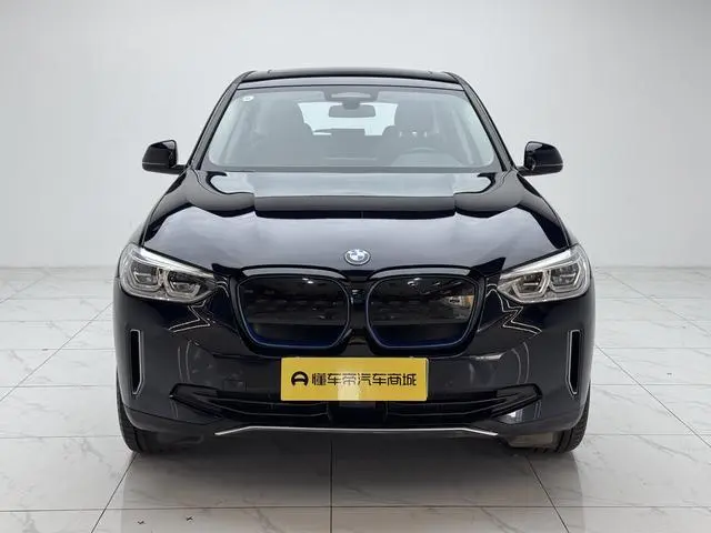 BMW BMW iX3 Leading type