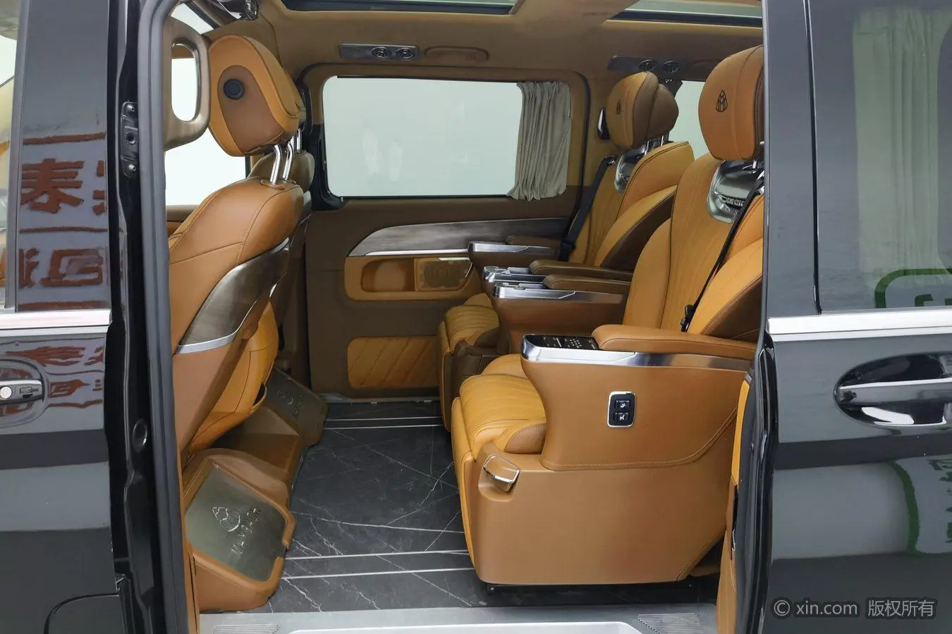 Mercedes-Benz Mercedes-Benz V-class V 260 L Long wheelbase Deluxe Edition