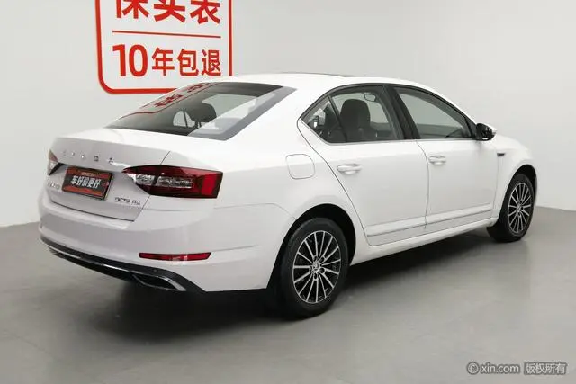Skoda Octavia 1.5L Automatic Smart Travel Deluxe Edition Country VI