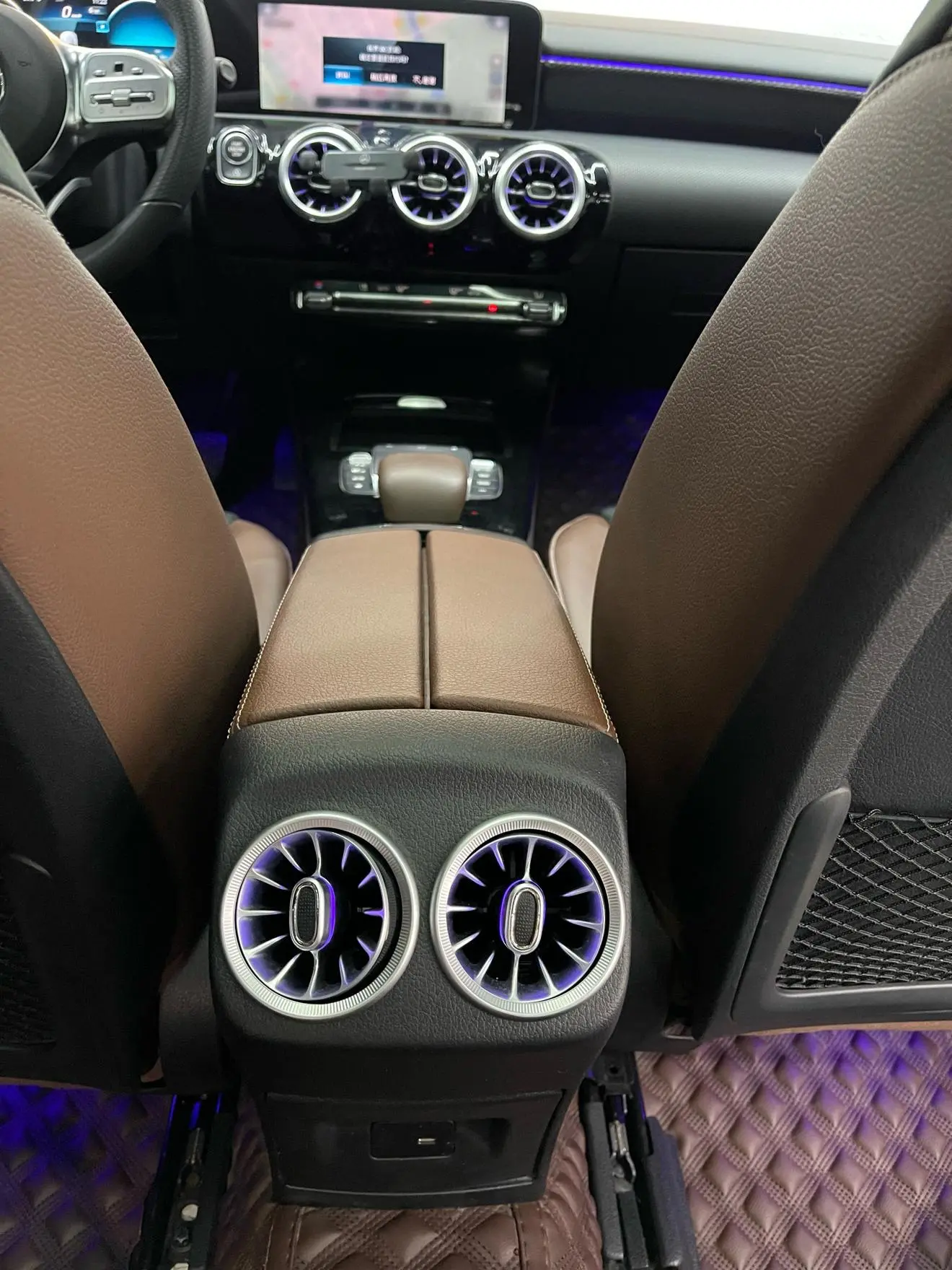 Mercedes-Benz Mercedes-Benz A-class A 200 L sports sedan fashion Version
