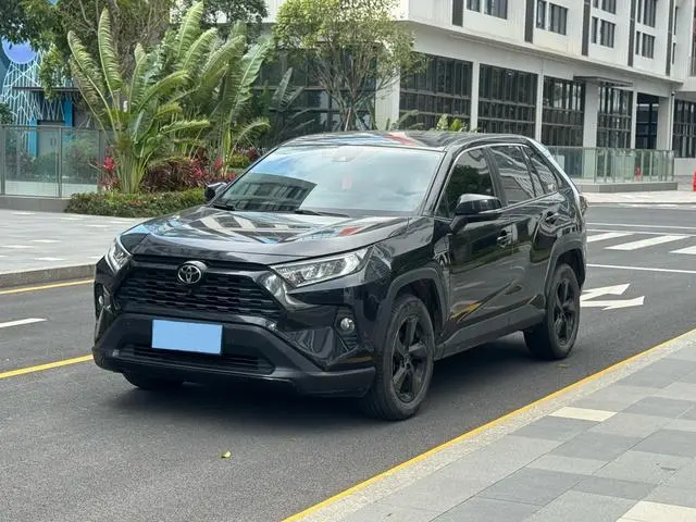 TOYOTA RAV4 Rongfang 2.0L CVT two-wheel drive fashion Plus version