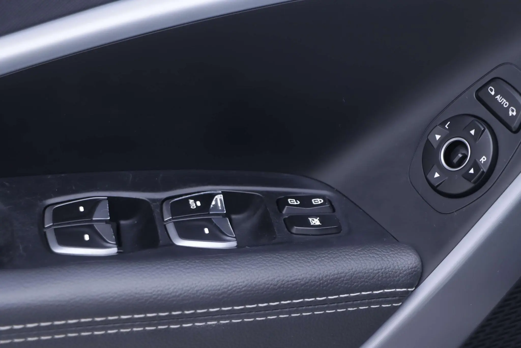 Hyundai Shengda 2.0T automatic four-wheel drive intelligent 7-seater