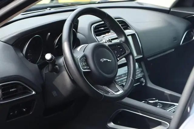 Jaguar Jaguar F-PACE 2.0T four-wheel drive Urban Exclusive Edition