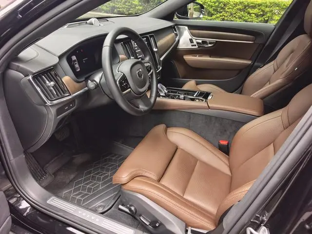 Volvo Volvo S90 PHEV T8 four-wheel drive long battery life Zhiya Deluxe Edition