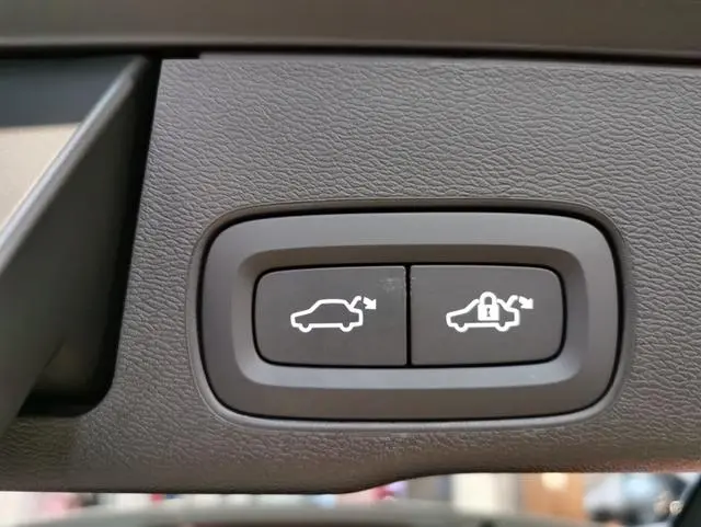 Volvo Volvo XC60 PHEV T8 four-wheel drive long battery life Zhiyuan Deluxe Edition