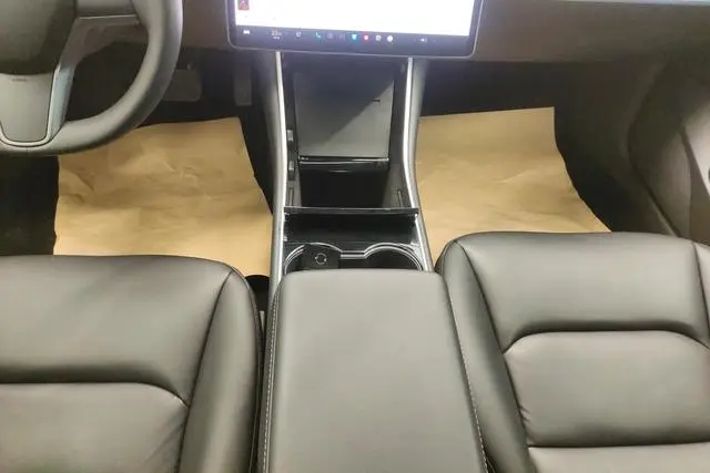 Tesla Model 3 Upgraded version of standard battery life rear drive