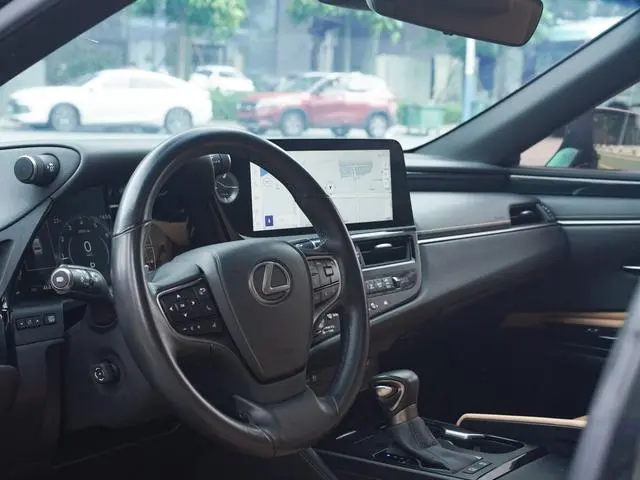 Lexus Lexus ES 200 Excellent Edition