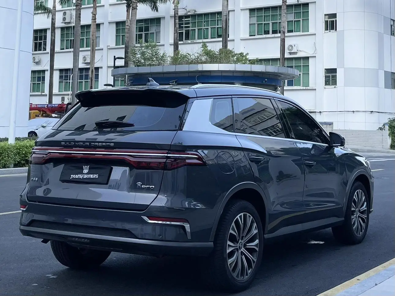 BYD Song Pro DM DM 1.5T four-wheel drive performance version flagship model