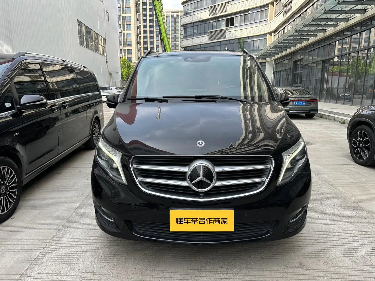 Mercedes-Benz Mercedes-Benz V-class V 260 L Premium Extended Version