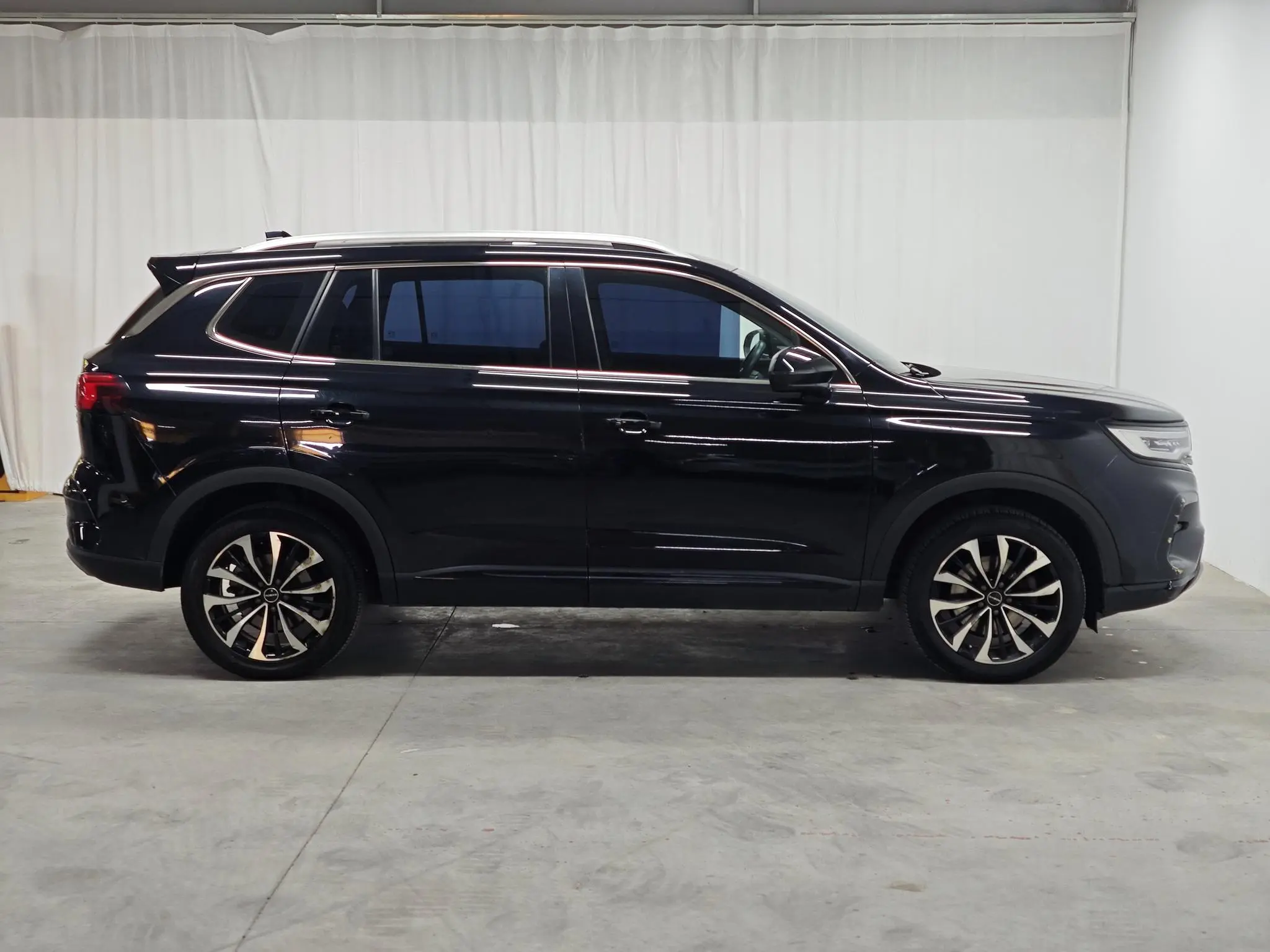 Roewe Roewe RX5 MAX Supreme series 300TGI automatic Luxury Cockpit Version