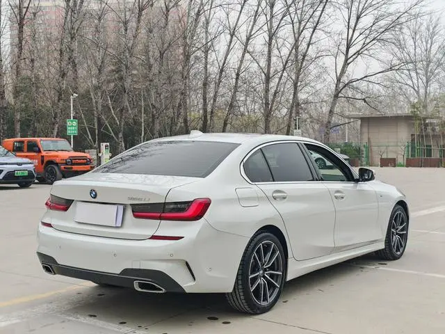 BMW BMW 3 Series Facelift 325Li M sports suit