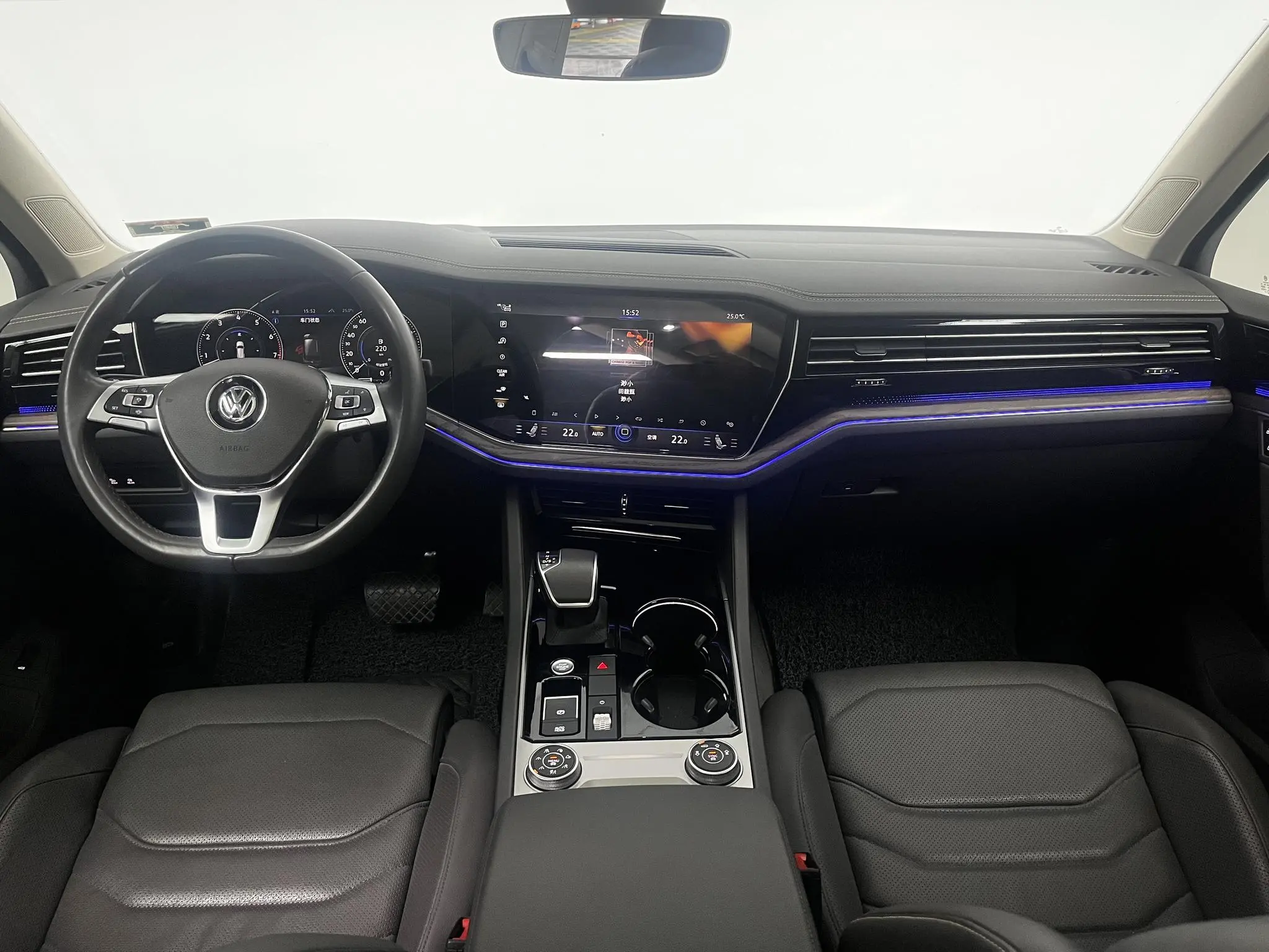 Volkswagen Touareg 3.0 TSI Sharp Front Version Country V