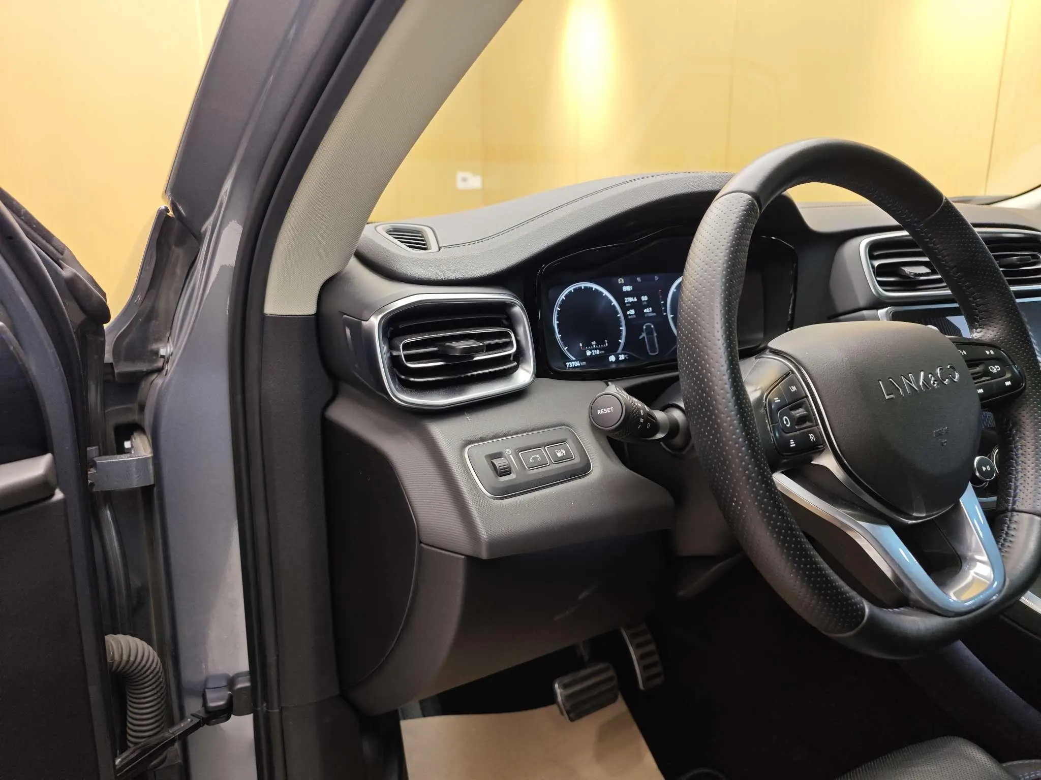 LYNK & CO Lynk &Co. 01 EM-P 1.5T Jinguo V