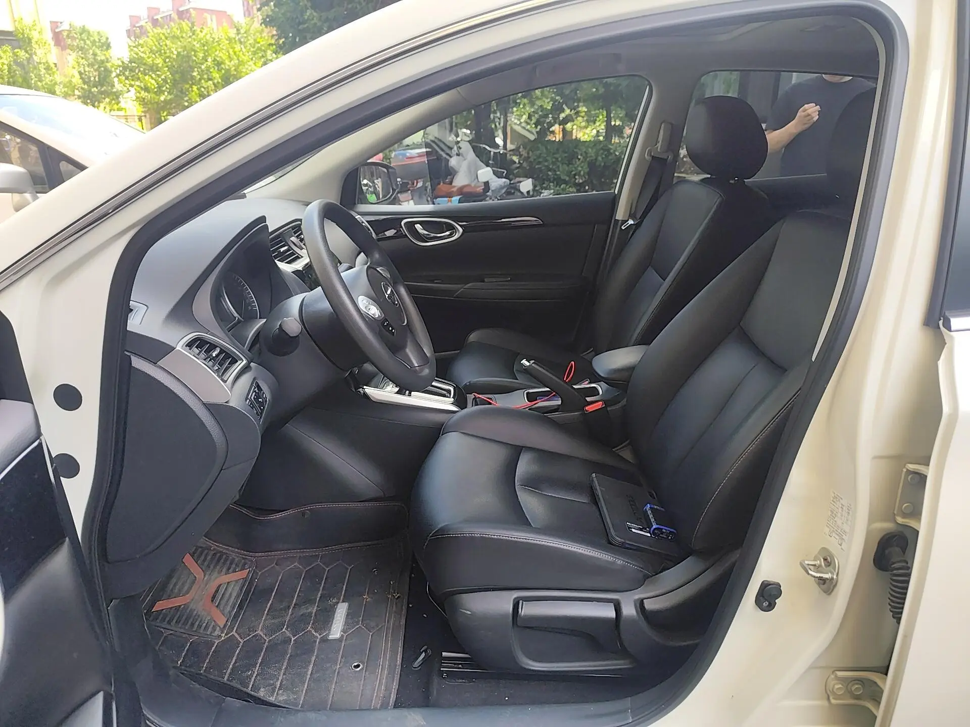 Nissan Xuan Yi Classic 1.6 XL CVT Deluxe Edition