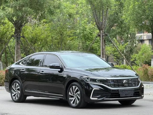 Volkswagen Passat PHEV 430PHEV Hybrid Deluxe Edition