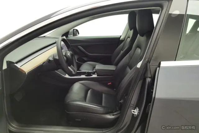 Tesla Model 3 Upgraded version of standard battery life rear drive