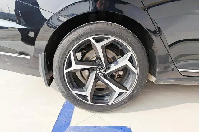 Volkswagen Passat Facelift 330TSI Starry Sky Deluxe Edition
