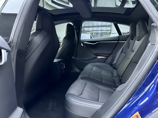 Tesla Model S 75D Standard battery life version