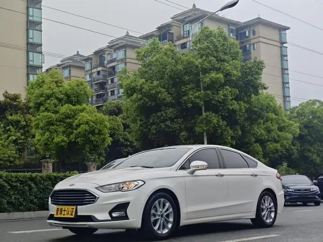 Ford Mondeo EcoBoost 180 fashion type