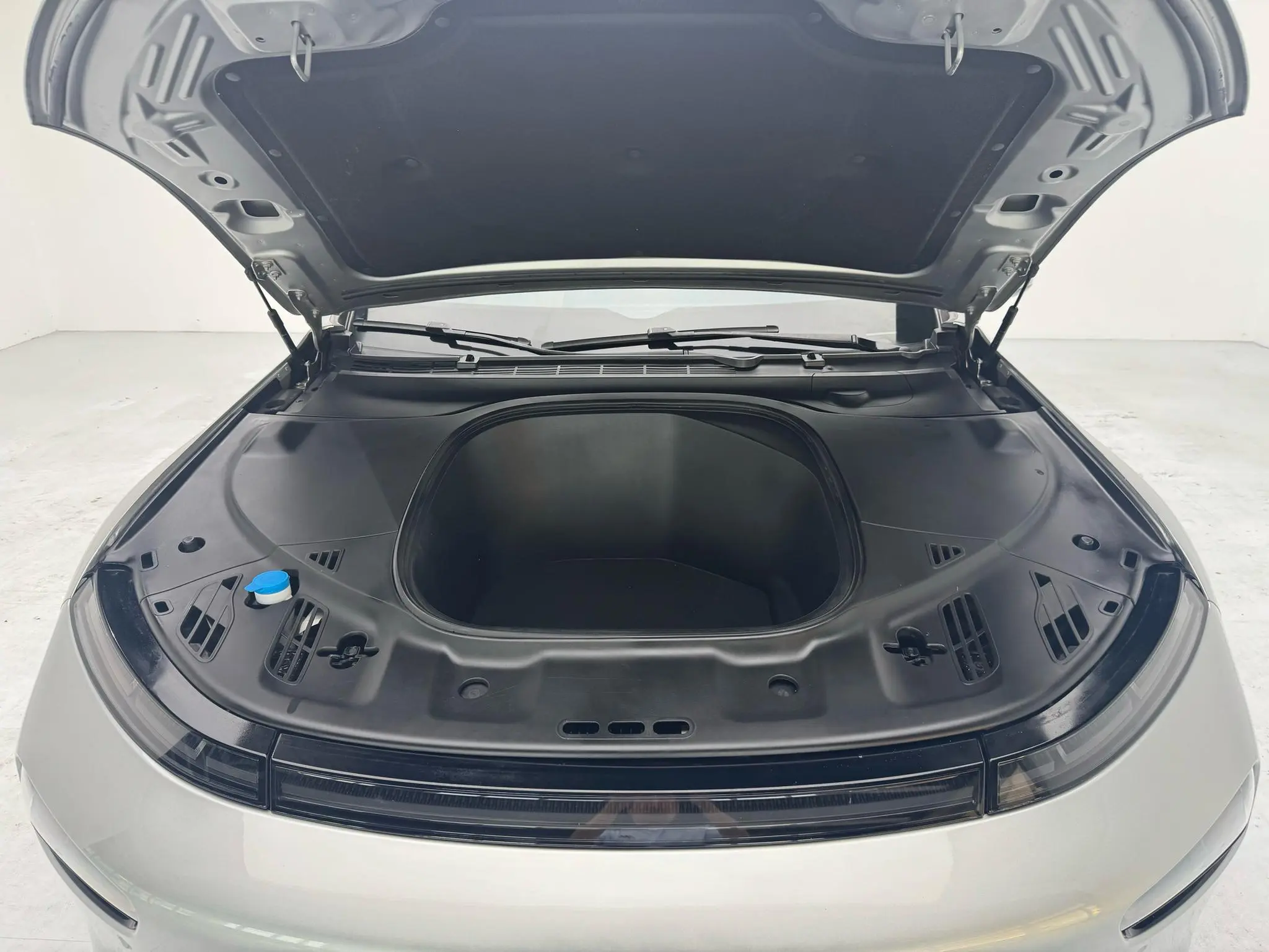 Xpeng Xiaopeng P7 625E