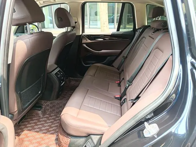 BMW BMW X3 xDrive25i M sports suit
