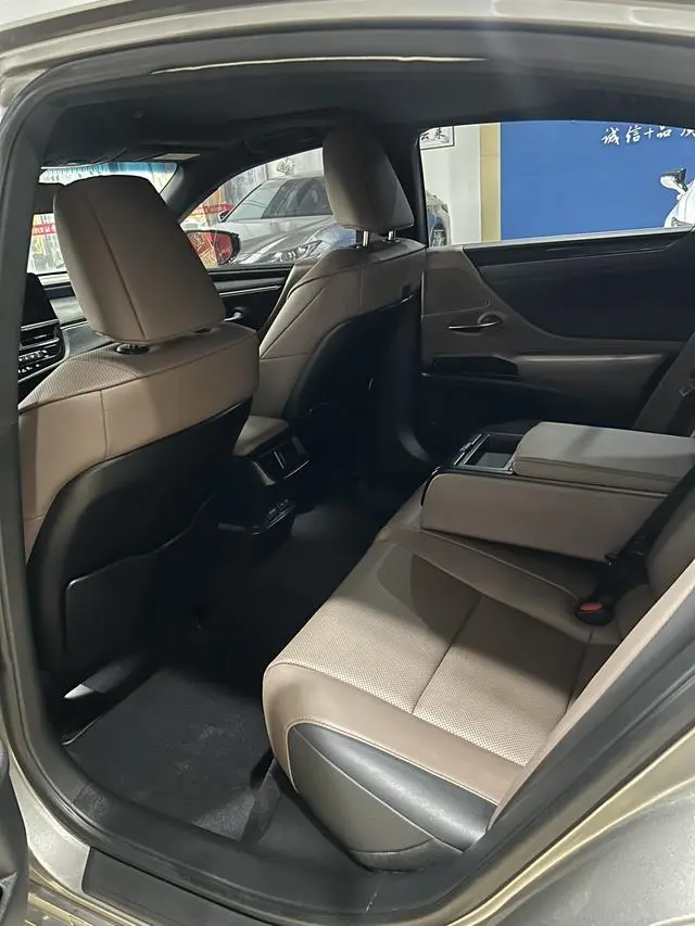 Lexus Lexus ES 200 Excellent Edition