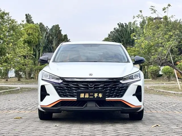 Dongfeng Fengshen Yi Hyun Mach Version 1.5L Automatic Glory Version