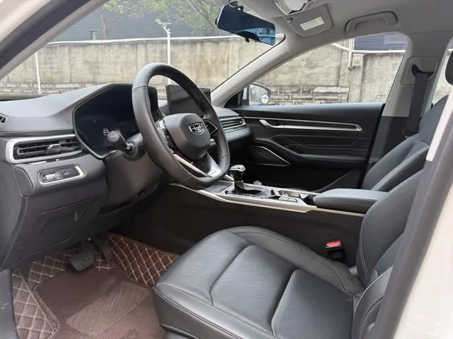 Geely Emgrand 4th generation Champion Edition 1.5L CVT Luxury