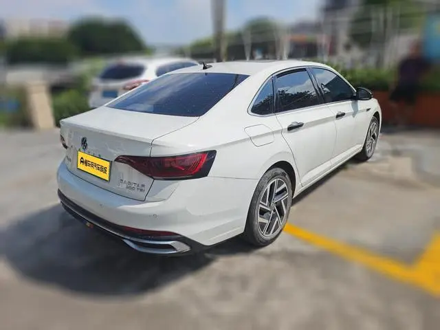 Volkswagen Sagitar 300TSI DSG Beyond Edition