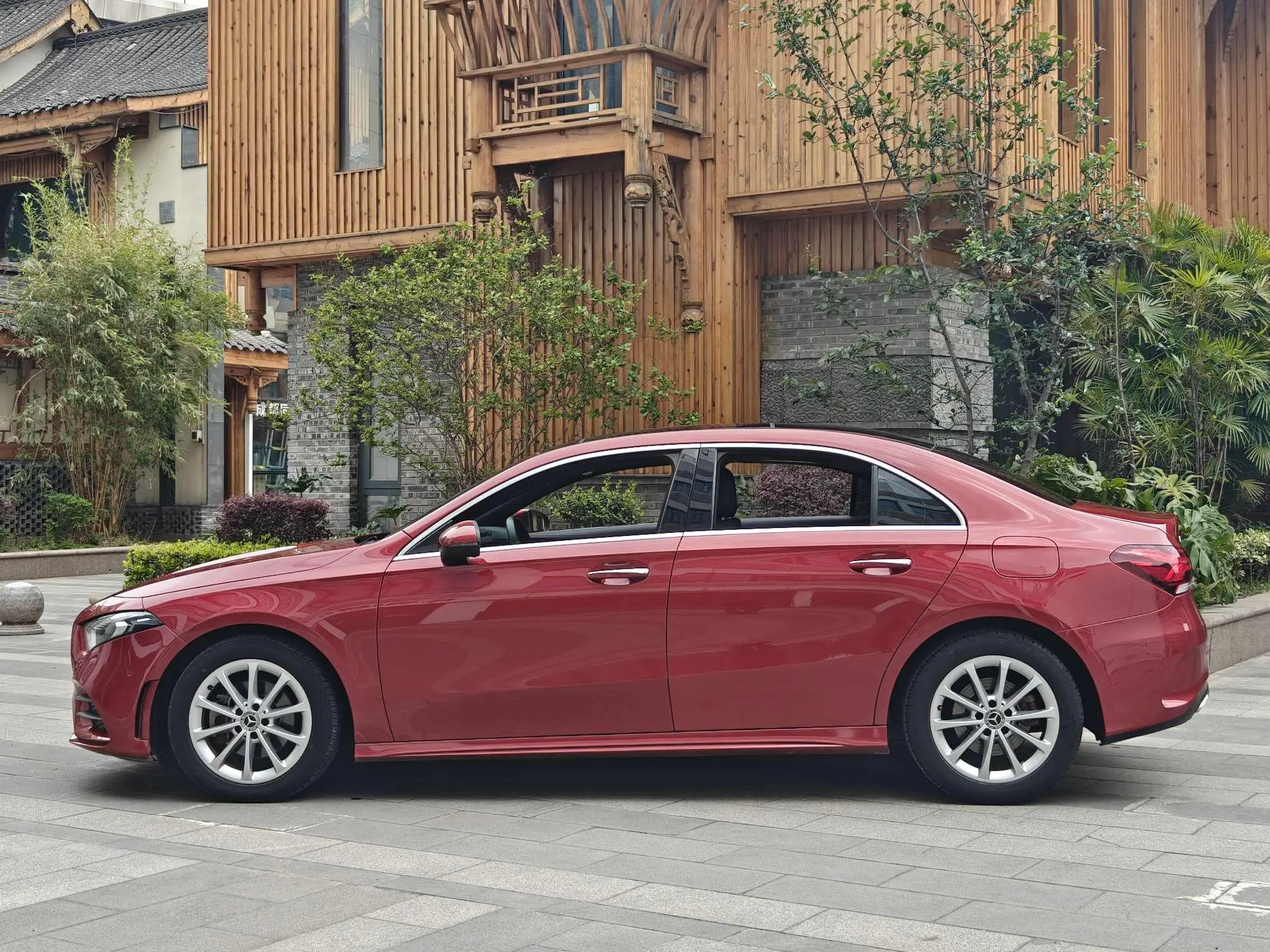 Mercedes-Benz Mercedes-Benz A-class A 200 L sports sedan