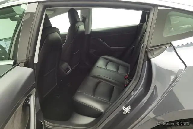 Tesla Model 3 Upgraded version of standard battery life rear drive