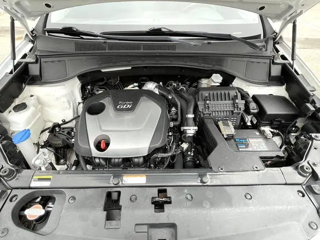 Hyundai Shengda 2.0T automatic two-wheel drive intelligent 7-seater